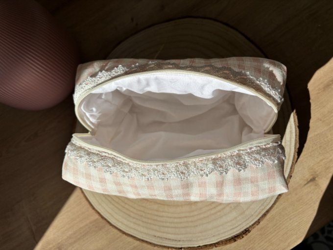 Ensemble de toilette Eugénie - Vichy rose dentelle