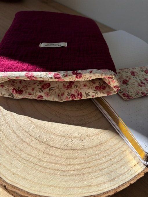 Housse Livre FORMAT BROCHE/BUJO Elisabeth - Bordeaux/ Jane