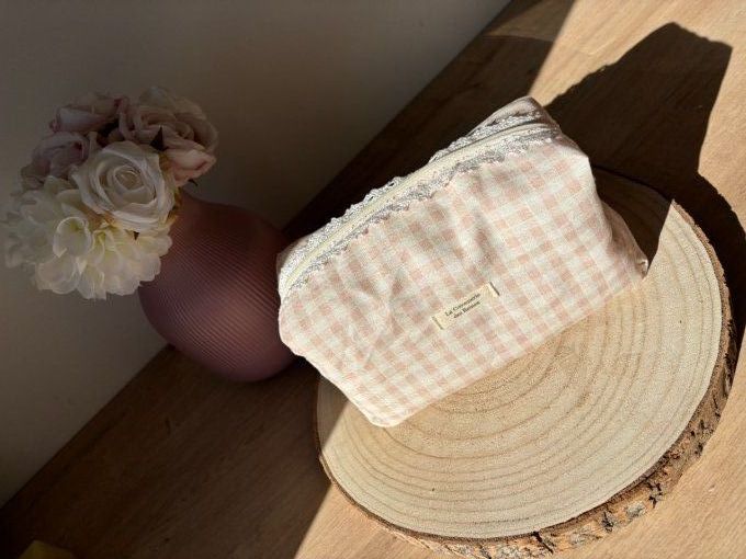 Ensemble de toilette Eugénie - Vichy rose dentelle