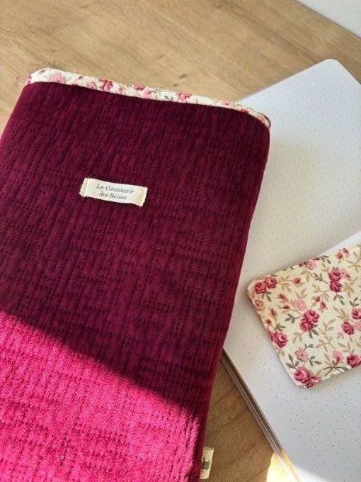 Housse Livre FORMAT BROCHE/BUJO Elisabeth - Bordeaux/ Jane